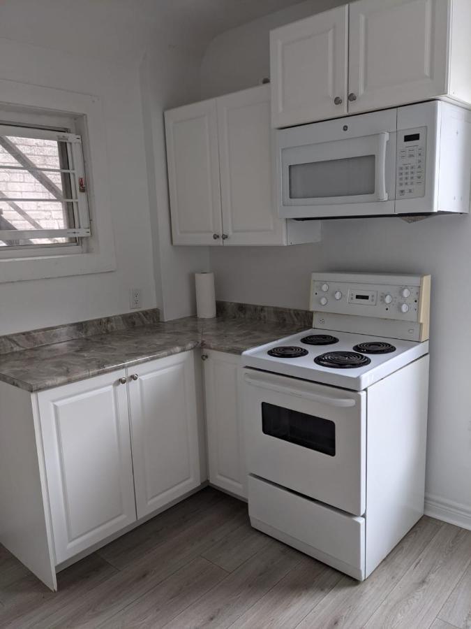 Toronto Furnished Living Rooms エクステリア 写真