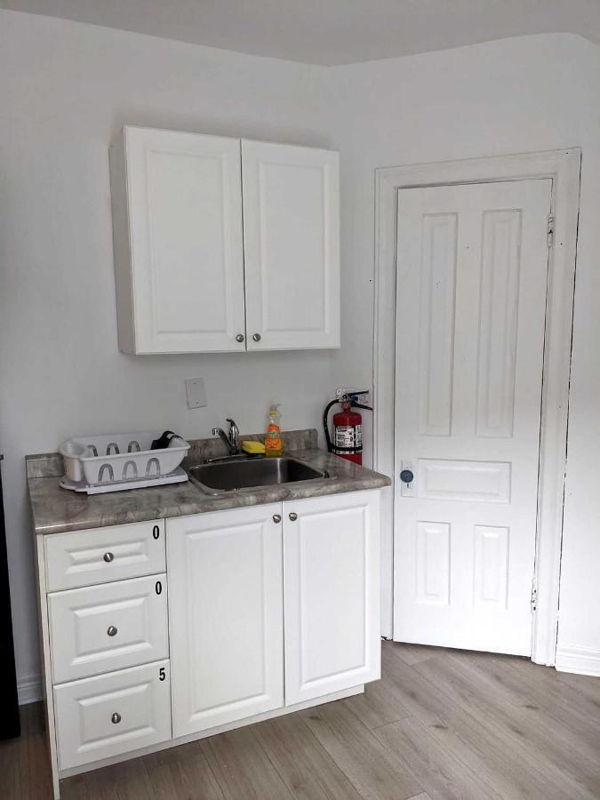 Toronto Furnished Living Rooms エクステリア 写真
